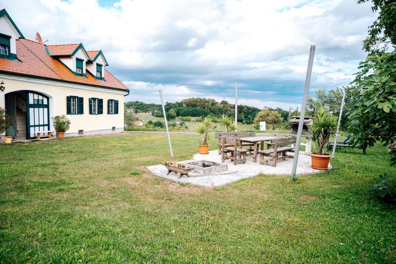 Landhaus Dasthomas Daire Henndorf im Burgenland Dış mekan fotoğraf